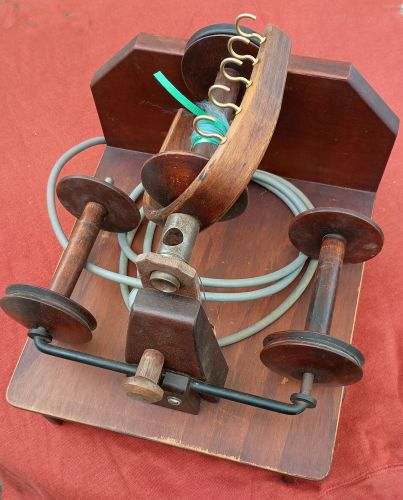 Roberta eSpinner Electronic Spinning Wheel - by Ertoel Wheels